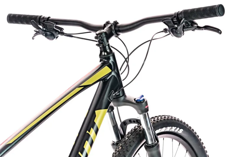 2020 Giant Talon 3 Hardtail Mountain Bike in Black-6