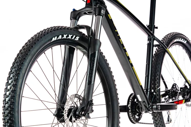 2020 Giant Talon 3 Hardtail Mountain Bike in Black-5