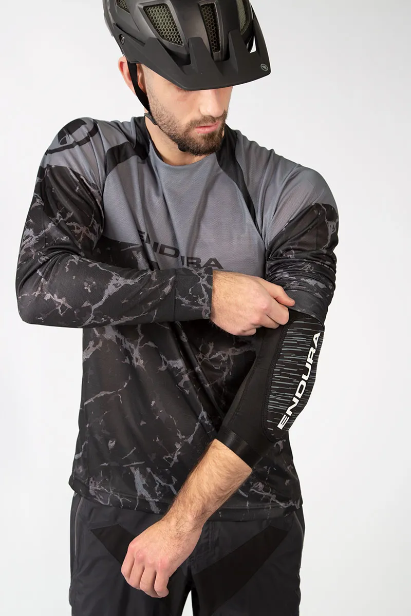 Endura MT500 Marble LTD Long Sleeved MTB Jersey in Black-2