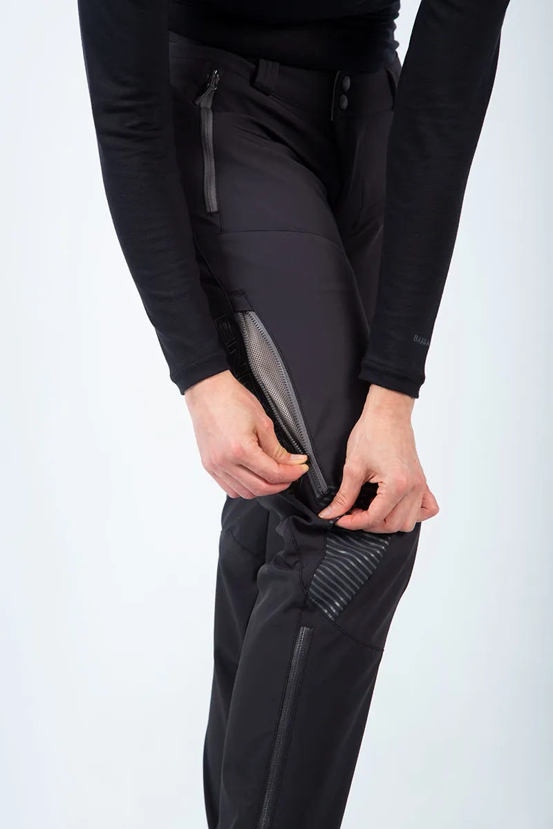 Endura Women's MT500 Spray Baggy Trousers II in Black-4