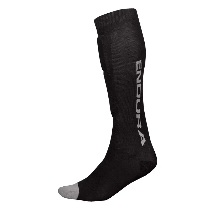 Endura SingleTrack Shin Guard Sock in Black