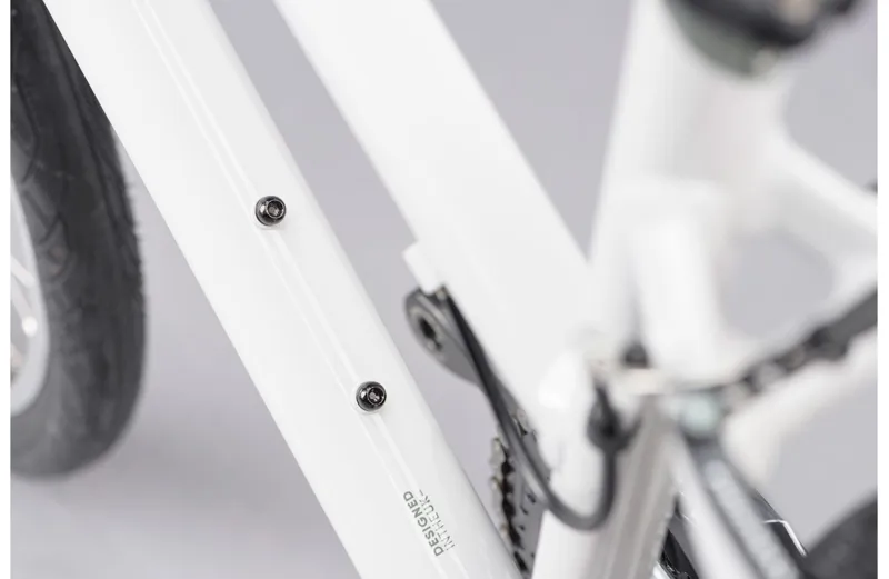 2021 Ridgeback Motion Open Frame Hybrid Bike in White-10