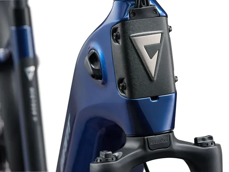 Giant NewTour E+ 1 LST Electric City Bike in Eclipse-3