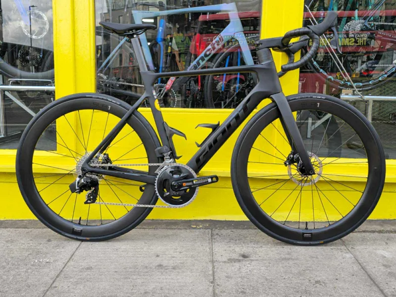 Giant Propel Advanced Pro 1 Road Bike in Carbon-1