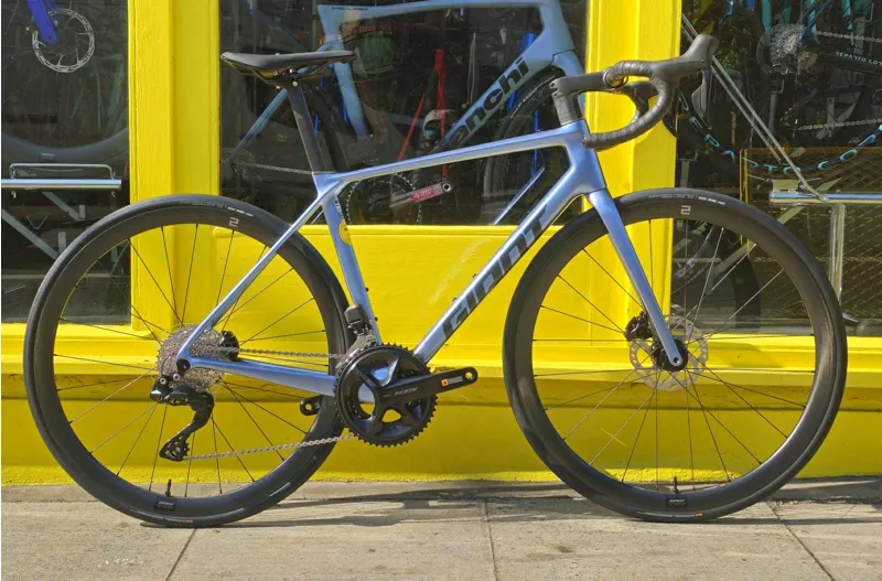 Giant TCR Advanced 0 DI2 Road Bike In Gloss Frost Silver/Cold Iron-1