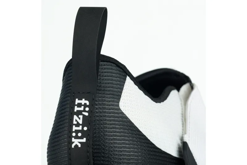 Fizik R3 Transiro Tri Shoes in Black/White-3