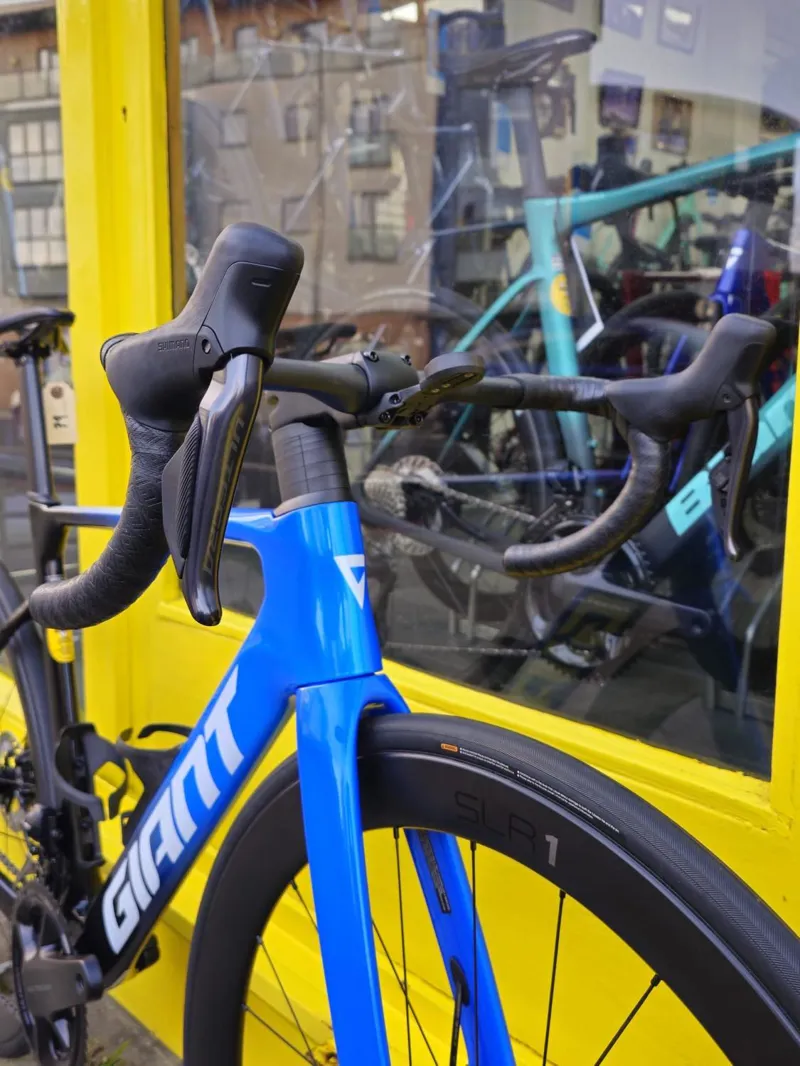 Giant Propel Advanced Pro 0 Ultegra Di2 Road Bike in Metallic Blue/Carbon-4