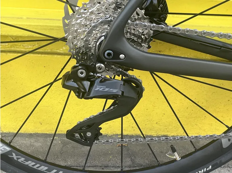 Bianchi Infinito CV 105 Di2 T30 Defy Type Endurance Road Bike Black-3