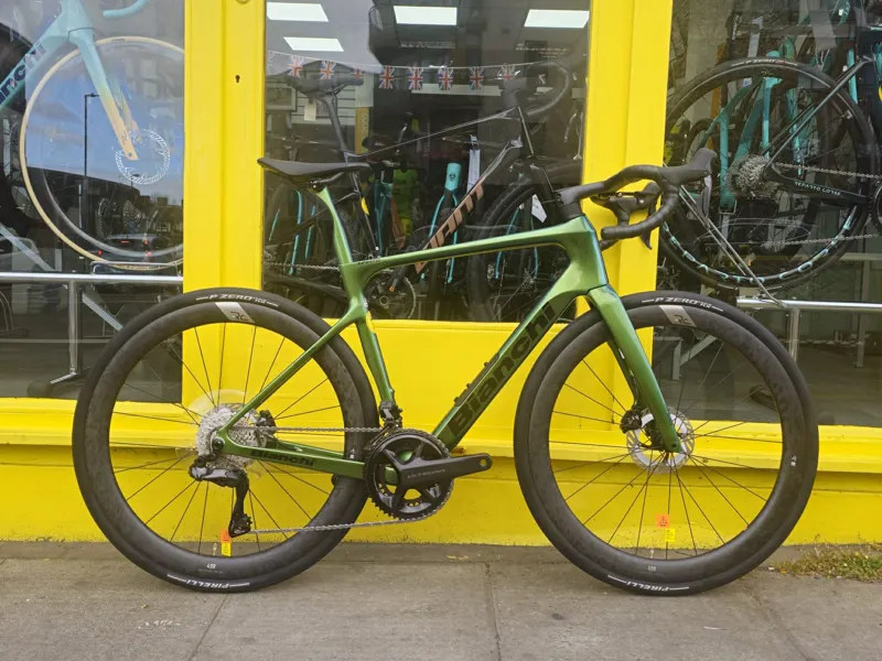 Bianchi INFINITO PRO ULTEGRA Di2 CV 4iiii Powermeter Road Bike 2026-1