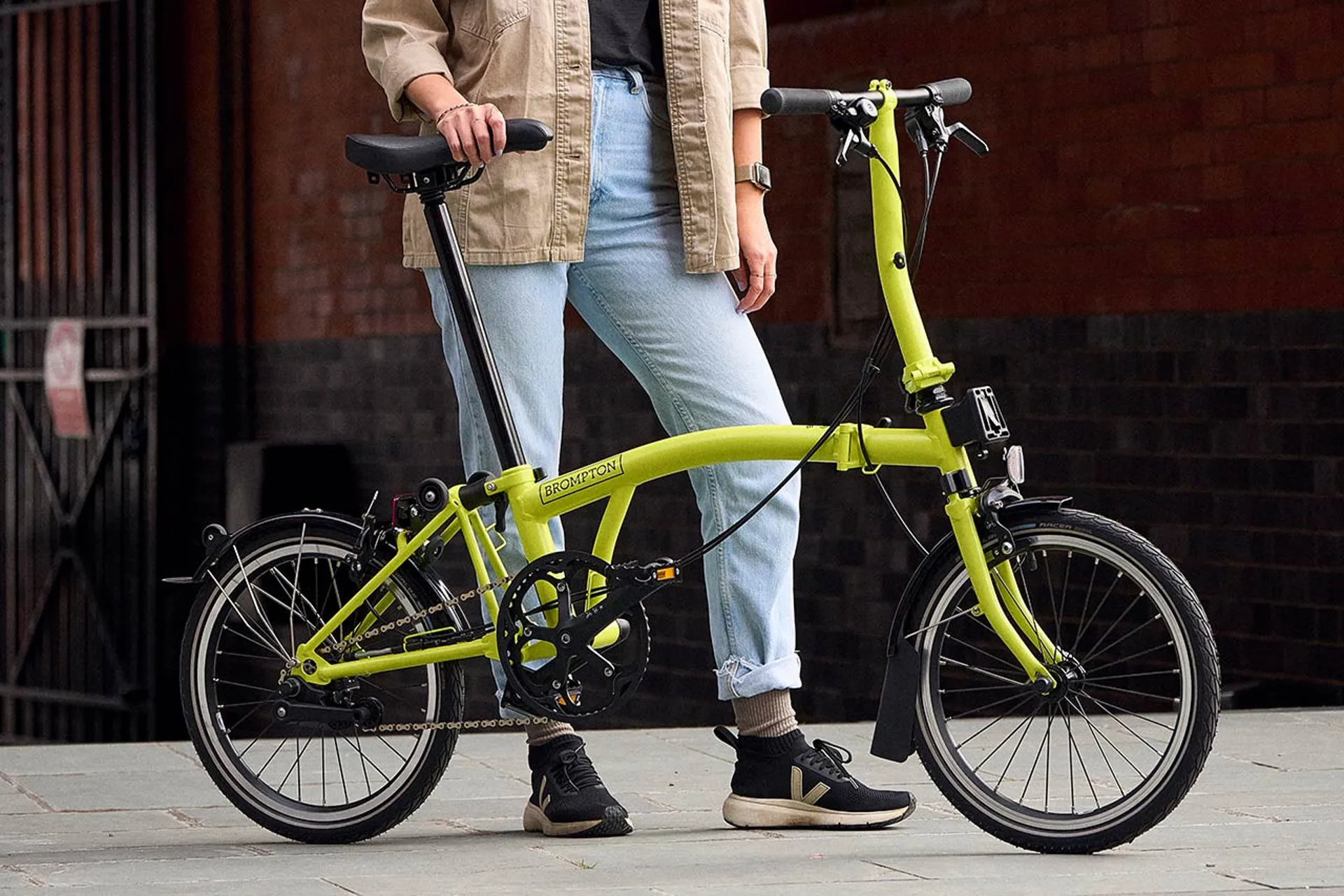 Brompton C Line Explore - Mid Bar- Yuzu Lime 2024 - Folding Bike