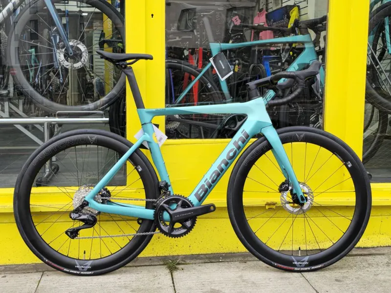 BIANCHI E OLTRE Ultegra Di2 Electric Road Bike-3