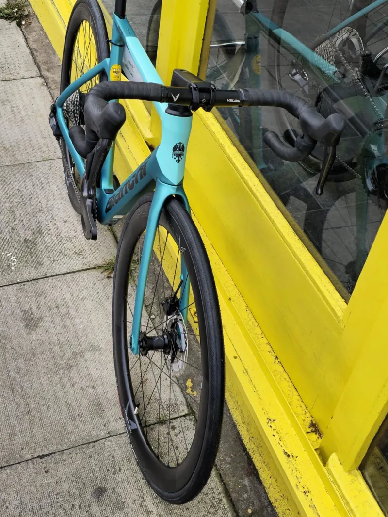 BIANCHI E OLTRE Ultegra Di2 Electric Road Bike-4