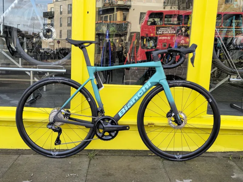 Bianchi Specialissima Pro Ultegra Di2 Carbon Road Bike 2024 - Celeste  Carbon-1