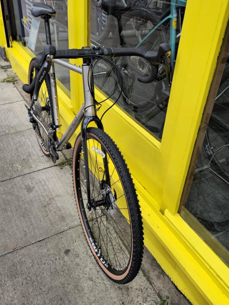 Bontrager CX3 Team Issue Folding Tyre - 700 x 32c – Sport