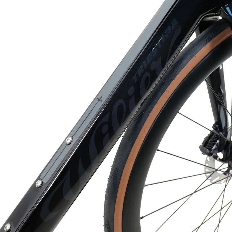 Wilier Filante SL Ultegra Di2 Road Bike in Black With Intergrated Monocoque Carbon Handlebar-3