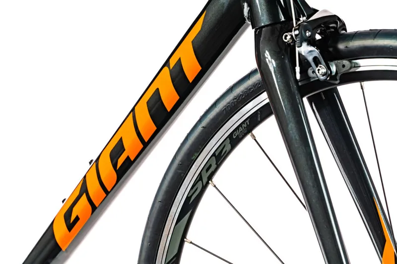 2020 Giant Contend 1 Road Bike in Black