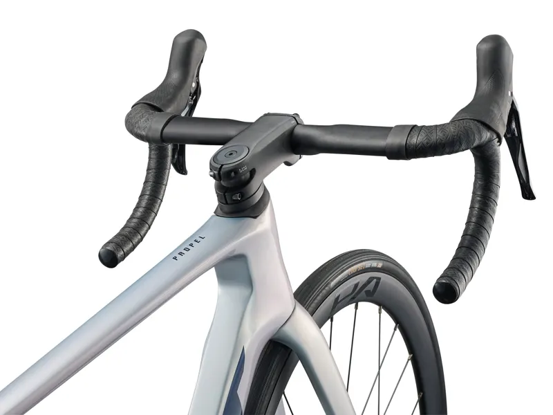 Giant Propel Advanced 2 Road Bike in Supernova-2